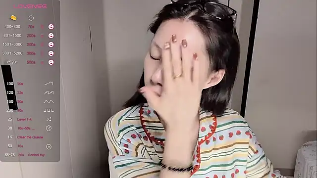 Snapshot of yuyu-33 chatting on 13, 11, 2025 yuyu-33 online show from 13, 11, 2025