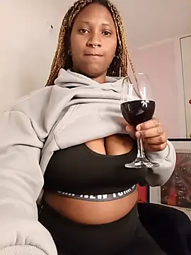 Snapshot of EvonyFoxxx chatting on 12, 7, 2026 EvonyFoxxx online show from 12, 7, 2026