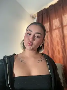 Elina Hills online show from 13, 4, 2026