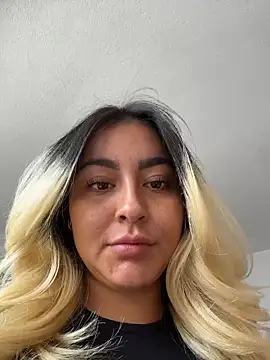 Elina Hills online show from 17, 5, 2026