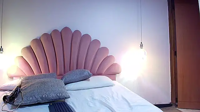 CamilaVoit online show from 11, 11, 2025