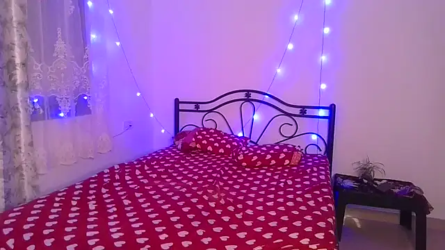 Alice honey  online show from 4, 3, 2026