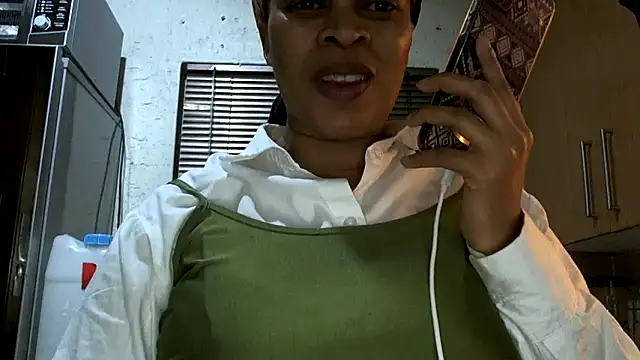 Snapshot of NewBeginnings8 chatting on 1, 7, 2026 NewBeginnings8 online show from 1, 7, 2026