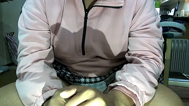 NewBeginnings8 online show from 19, 11, 2025