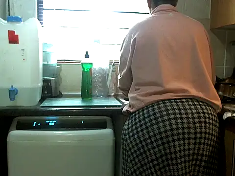 NewBeginnings8 online show from 3, 11, 2025