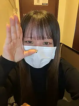 Snapshot of emiri_da_nyan chatting on 11, 11, 2025 emiri da nyan online show from 11, 11, 2025