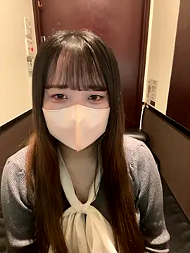 Snapshot of emiri_da_nyan chatting on 15, 12, 2025 emiri da nyan online show from 15, 12, 2025