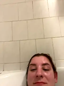 Snapshot of MOLO-ko chatting on 20, 11, 2025 MOLO-ko online show from 20, 11, 2025