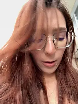 LilluKatten online show from 4, 12, 2025