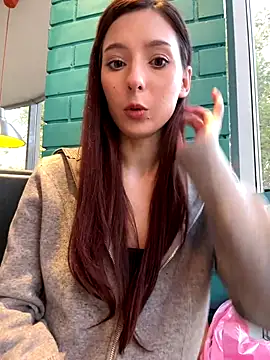 LilluKatten online show from 7, 11, 2025