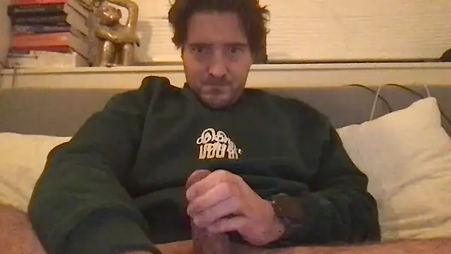 Snapshot of dutchpieter95 chatting on 19, 12, 2025 dutchpieter95 online show from 19, 12, 2025