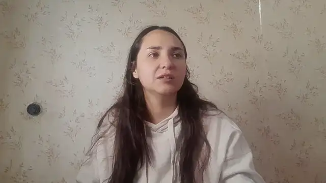 Snapshot of VoulezVous_Angel chatting on 12, 4, 2026 VoulezVous Angel online show from 12, 4, 2026