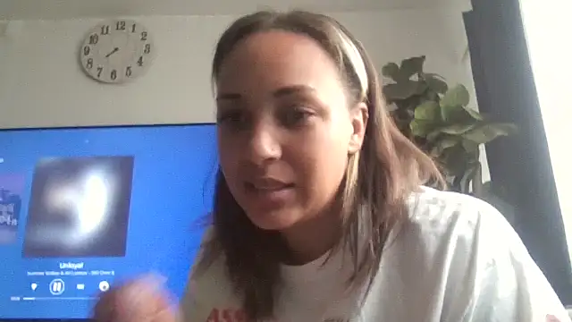 prettylildes online show from 1, 11, 2025