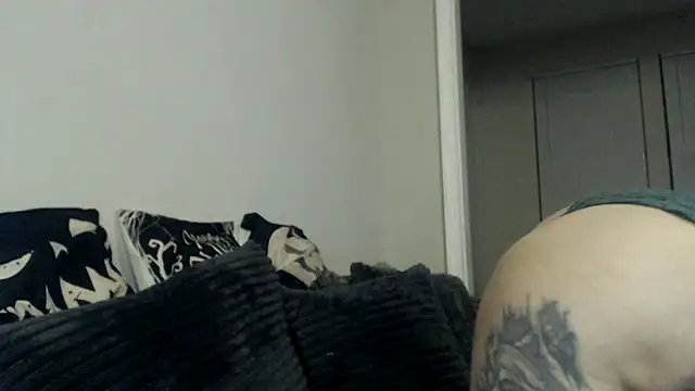 Snapshot of Holyplastic chatting on 22, 11, 2025 Holyplastic online show from 22, 11, 2025