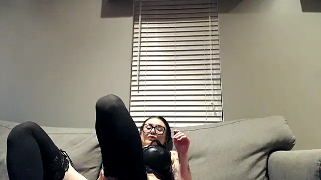 Snapshot of Holyplastic chatting on 12, 11, 2025 Holyplastic online show from 12, 11, 2025