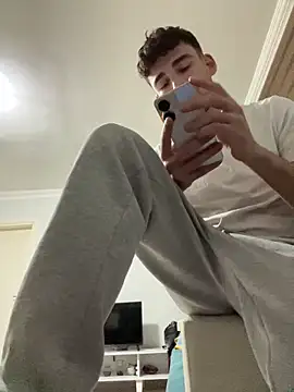 Snapshot of yasinesra757_ chatting on 23, 12, 2025 yasinesra757 online show from 23, 12, 2025