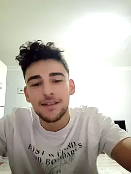 Snapshot of yasinesra757_ chatting on 19, 12, 2025 yasinesra757 online show from 19, 12, 2025