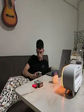 Snapshot of yasinesra757_ chatting on 7, 1, 2026 yasinesra757 online show from 7, 1, 2026