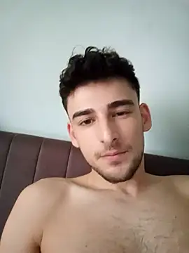 Snapshot of yasinesra757_ chatting on 10, 1, 2026 yasinesra757 online show from 10, 1, 2026