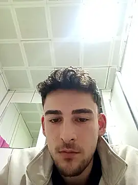 Snapshot of yasinesra757_ chatting on 8, 1, 2026 yasinesra757 online show from 8, 1, 2026