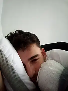 Snapshot of yasinesra757_ chatting on 9, 1, 2026 yasinesra757 online show from 9, 1, 2026