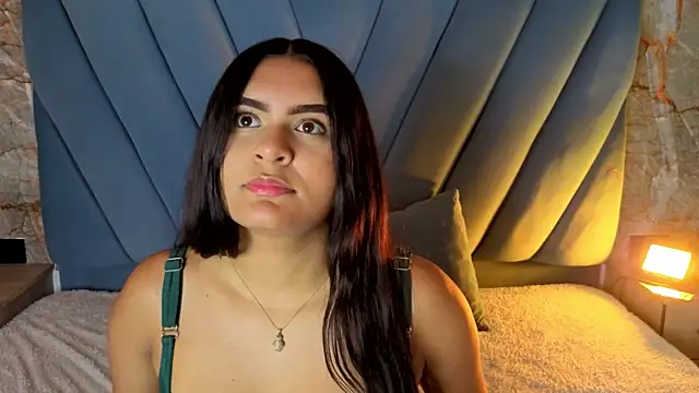 amarahanks1 online show from 4, 11, 2025