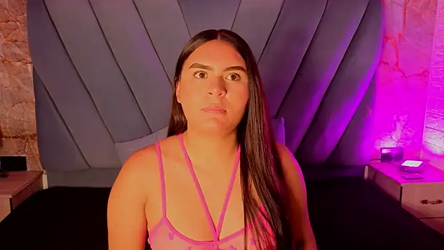 amarahanks1 online show from 6, 11, 2025