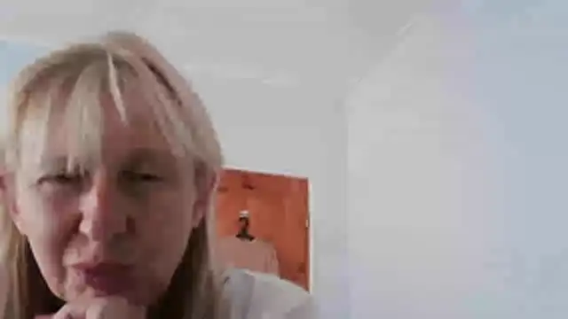 TrinaAdair online show from 21, 11, 2025