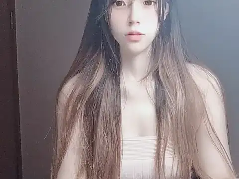 JuliaNoir online show from 7, 11, 2025