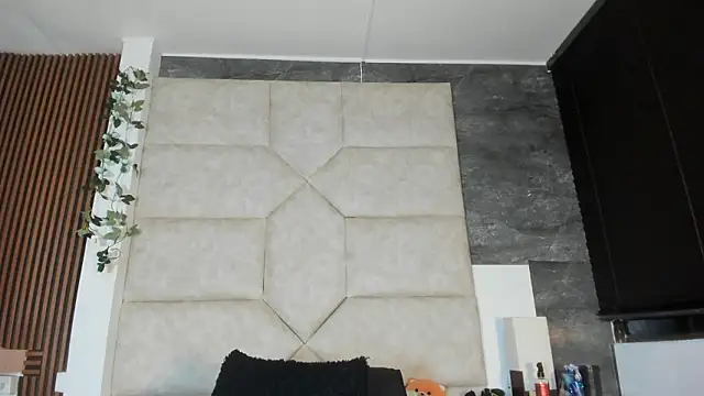 Liia Leens online show from 12, 2, 2026