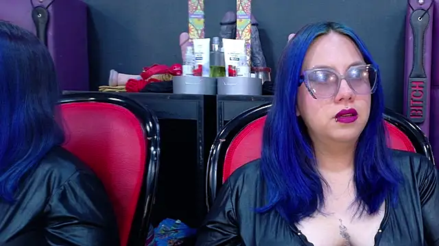 BellaBarness online show from 4, 11, 2025