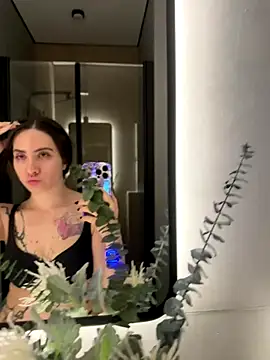  Elizabeth Brown online show from 19, 11, 2025