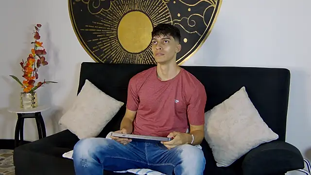 AlessioVitale online show from 15, 11, 2025