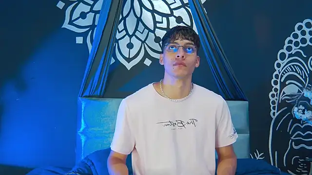 AlessioVitale online show from 10, 1, 2026