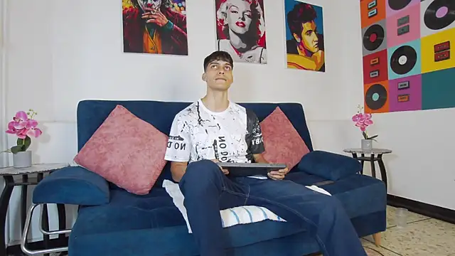 AlessioVitale online show from 18, 11, 2025