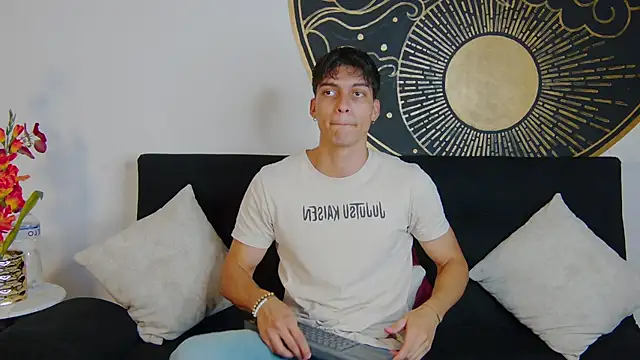 AlessioVitale online show from 23, 2, 2026