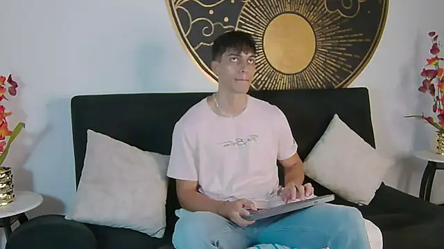 AlessioVitale online show from 13, 11, 2025