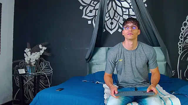 AlessioVitale online show from 20, 12, 2025