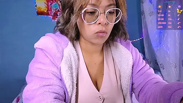 Snapshot of PrincessVenus23 chatting on 18, 11, 2025 PrincessVenus23 online show from 18, 11, 2025