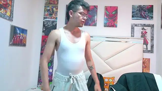 Snapshot of NICK_VERS chatting on 13, 11, 2025 NICK VERS online show from 13, 11, 2025