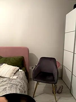 HotLdyllic online show from 15, 12, 2025