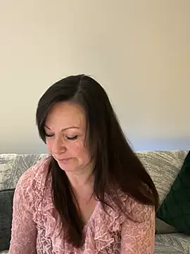 HotLdyllic online show from 6, 3, 2026