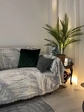 HotLdyllic online show from 8, 3, 2026