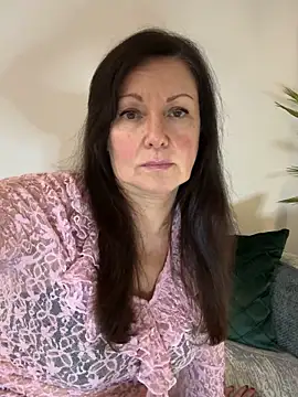 HotLdyllic online show from 1, 3, 2026