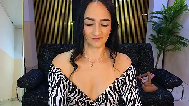 Snapshot of malen_fitnessmilf chatting on 27, 2, 2026 malen fitnessmilf online show from 27, 2, 2026