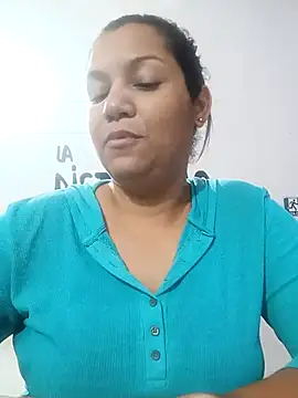 Snapshot of Samaraa_Lee chatting on 8, 11, 2025 Samaraa Lee online show from 8, 11, 2025