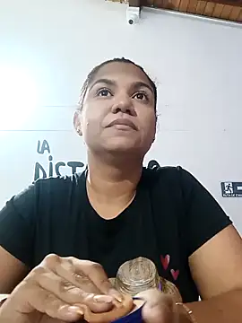 Snapshot of Samaraa_Lee chatting on 7, 11, 2025 Samaraa Lee online show from 7, 11, 2025