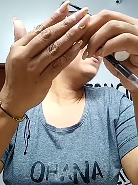 Snapshot of Samaraa_Lee chatting on 17, 11, 2025 Samaraa Lee online show from 17, 11, 2025