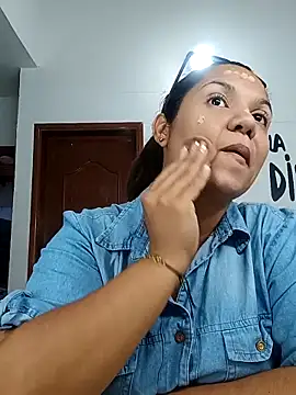 Snapshot of Samaraa_Lee chatting on 28, 11, 2025 Samaraa Lee online show from 28, 11, 2025