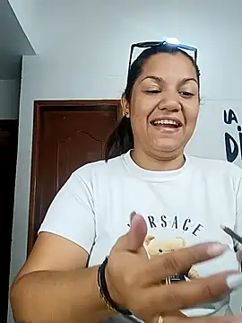 Samaraa Lee online show from 4, 12, 2025